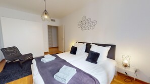 Unclassified image, 5 of 46, button