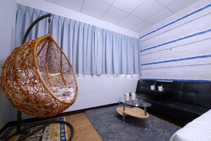 Elite Quadruple Room, 2 Double Beds | Desk, blackout drapes, rollaway beds, free WiFi