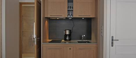 Fridge, microwave, oven