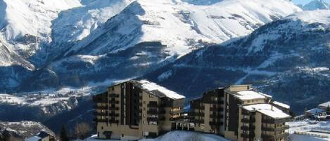 المنشأة من الخارج