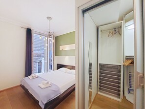 2 bedrooms, iron/ironing board - N&J - CALIFORNIA - Central - Very close sea (Niza)