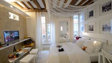 1 bedroom, in-room safe, desk, iron/ironing board