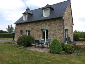 Exterior - Charming Cottage for 2 in La Bloutière (La Bloutière)