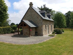Exterior - Charming Cottage for 2 in La Bloutière (La Bloutière)