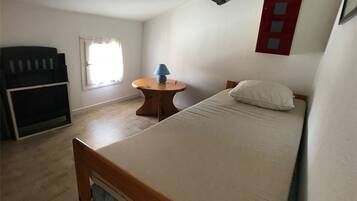 2 bedrooms