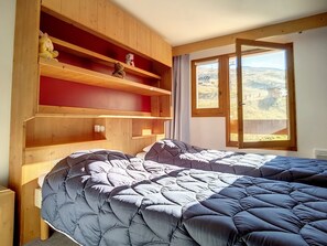 2 bedrooms