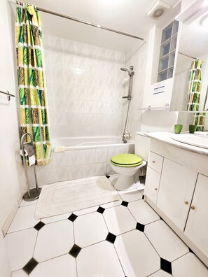 Bathtub