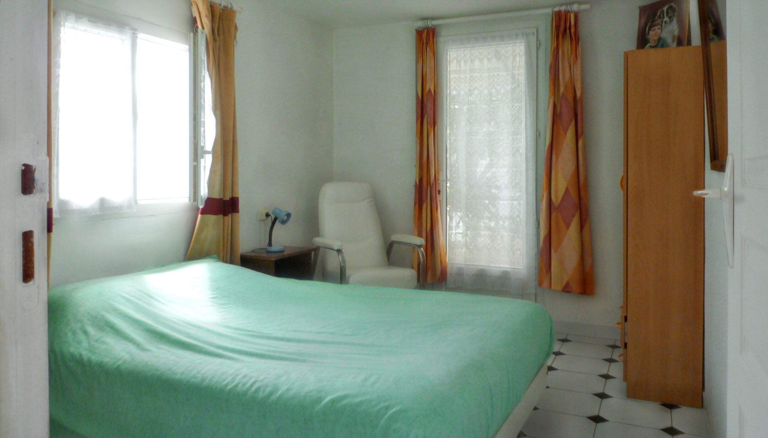 4 bedrooms, iron/ironing board, internet