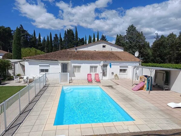 Pool - Homerez - Charming Villa in Meynes with Private Pool (Meynes)