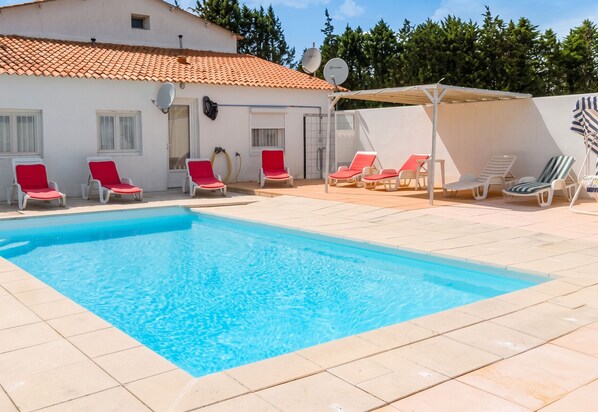 Pool - Homerez - Villa in Meynes (Meynes)