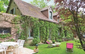 Outdoor dining - Homerez - House in Saint Branchs (Saint Branchs)