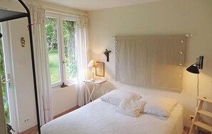 2 bedrooms, iron/ironing board, internet - Homerez - House in Saint Branchs (Saint Branchs)