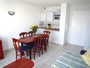 Dining - Charming T3 Apartment near Wild Coast, Pool, and Beaches (Les Sables-d'Olonne)