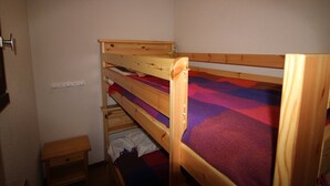 1 bedroom - Spacious 2-room loft, sleeps 4, 400m from slopes (Auris)