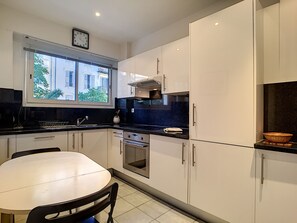 Fridge, microwave, oven, dishwasher