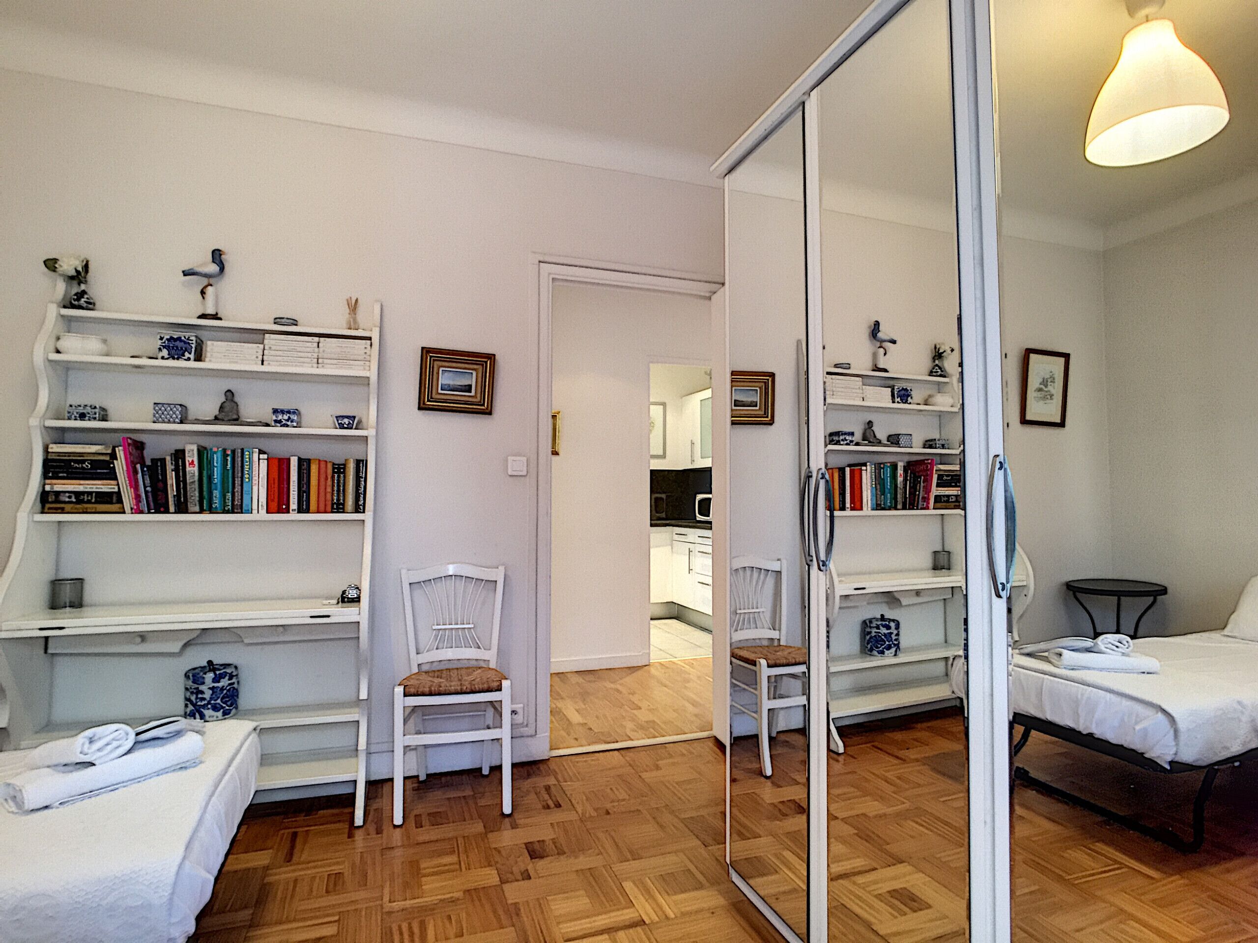 2 slaapkamers, een strijkplank/strijkijzer