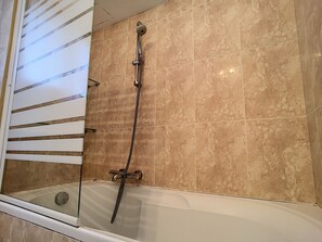 Bathtub, hair dryer