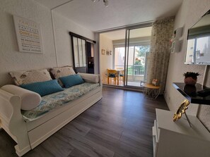 TV - Cozy 2-Room Apartment, 300m from Beach, Parking, Pets Allowed - Argelès-sur-Mer (Argelès-sur-Mer)