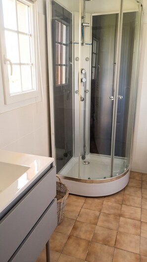 Shower - Homerez - House in Épreville-en-Lieuvin (Épreville-en-Lieuvin)