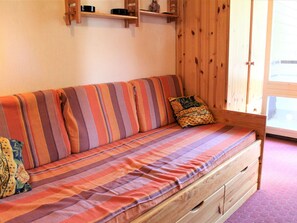 1 bedroom - Cozy 2-Room Mountain Apartment for 5 in the Heart of Vars, Near Slopes and Shops (Vars)