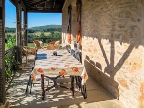 Outdoor dining - Homerez - Villa in Lherm (Lherm)