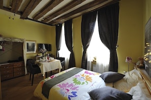 In-room safe, iron/ironing board, free WiFi, bed sheets
