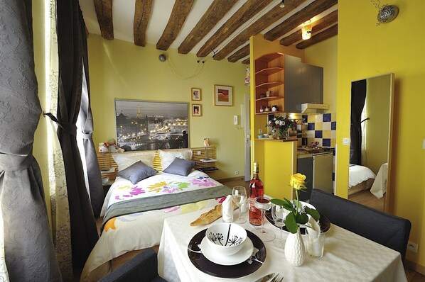 In-room safe, iron/ironing board, free WiFi, bed sheets