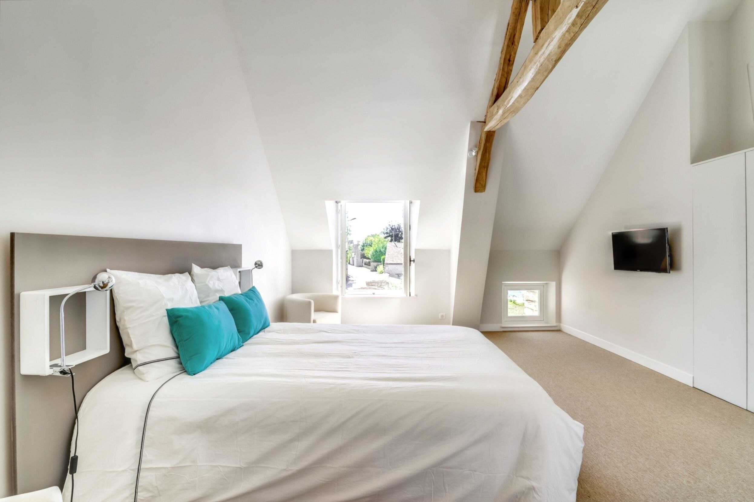 7 chambres, bureau, fer et planche à repasser, accès Internet