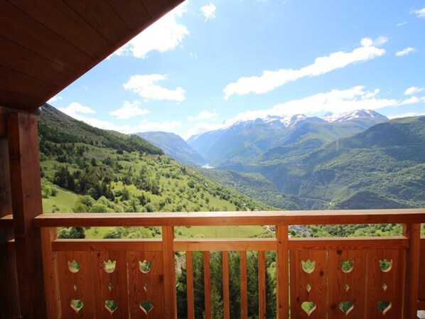 Property grounds - Studio loft cabin - 5 ppl, 400m from slopes with parking, pets allowed (Auris)