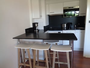 Microwave, oven, stovetop, dishwasher