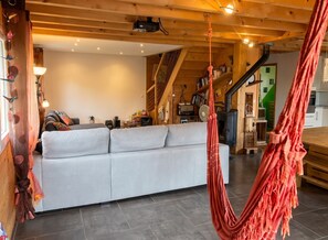 TV, fireplace, DVD player, table tennis