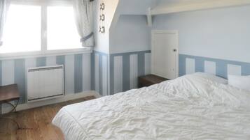 6 chambres, fer et planche à repasser, accès Internet