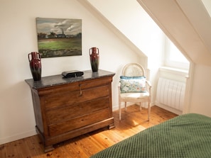 2 bedrooms, iron/ironing board, travel crib, bed sheets