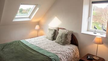 2 Schlafzimmer, Bügeleisen/Bügelbrett, Reisekinderbett, Bettwäsche