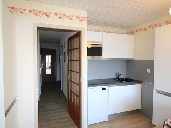 Køleskab, mikrobølgeovn, ovn, opvaskemaskine