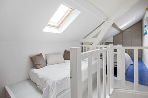 2 bedrooms, iron/ironing board, Internet - Homerez - Charming House near Sainte Catherine (Honfleur)