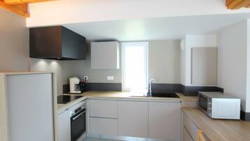 Réfrigérateur, micro-ondes, lave-vaisselle