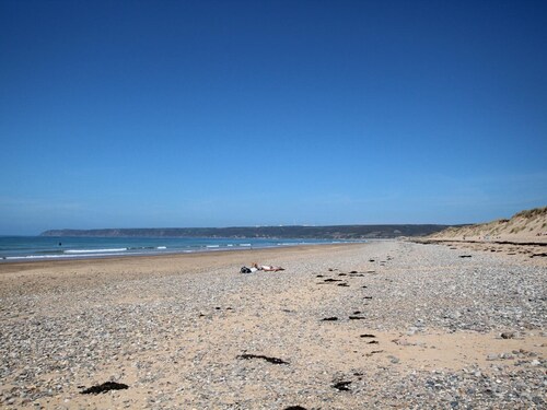 Maison mitoyenne au cœur de La Hague, animaux acceptés