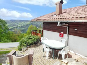 Outdoor dining - Homerez - Chalet in Le Tholy (Le Tholy)