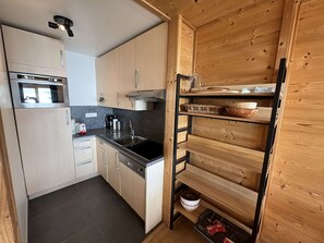 Oven, stovetop, dishwasher, coffee/tea maker