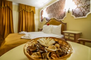 Studio Deluxe | Minibar, individuell inredning, unika möbler och ljudisolering