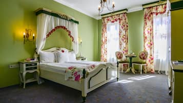 Superior Double Room | Minibar, individually decorated, individually furnished, soundproofing