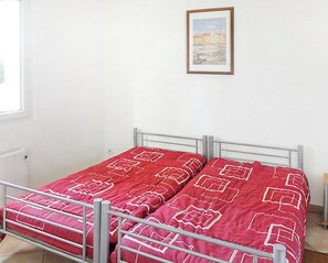 2 makuuhuonetta, silitysrauta/-lauta, ilmainen Wi-Fi