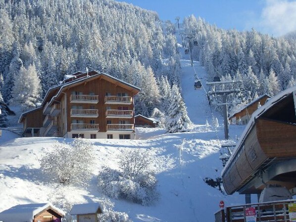 Exterior - Spacious 3-Bedroom Apartment for 6-8 People, Near Ski Lift & Shops (Valfréjus)