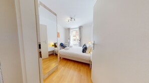 3 bedrooms, desk, iron/ironing board, travel cot