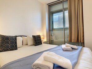 1 slaapkamer, een strijkplank/strijkijzer