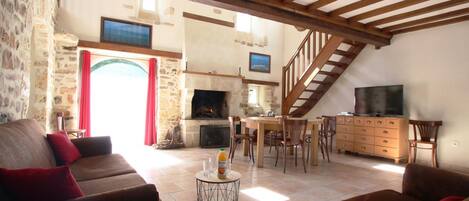 TV, fireplace, DVD player