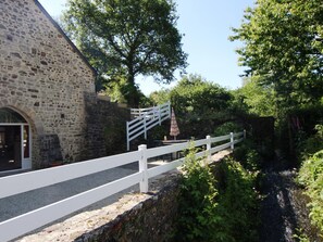 Property grounds - Charming 19th-Century Restored Watermill, Secluded Retreat with Fireplace, Terrace & Modern Amenities (Montsenelle)