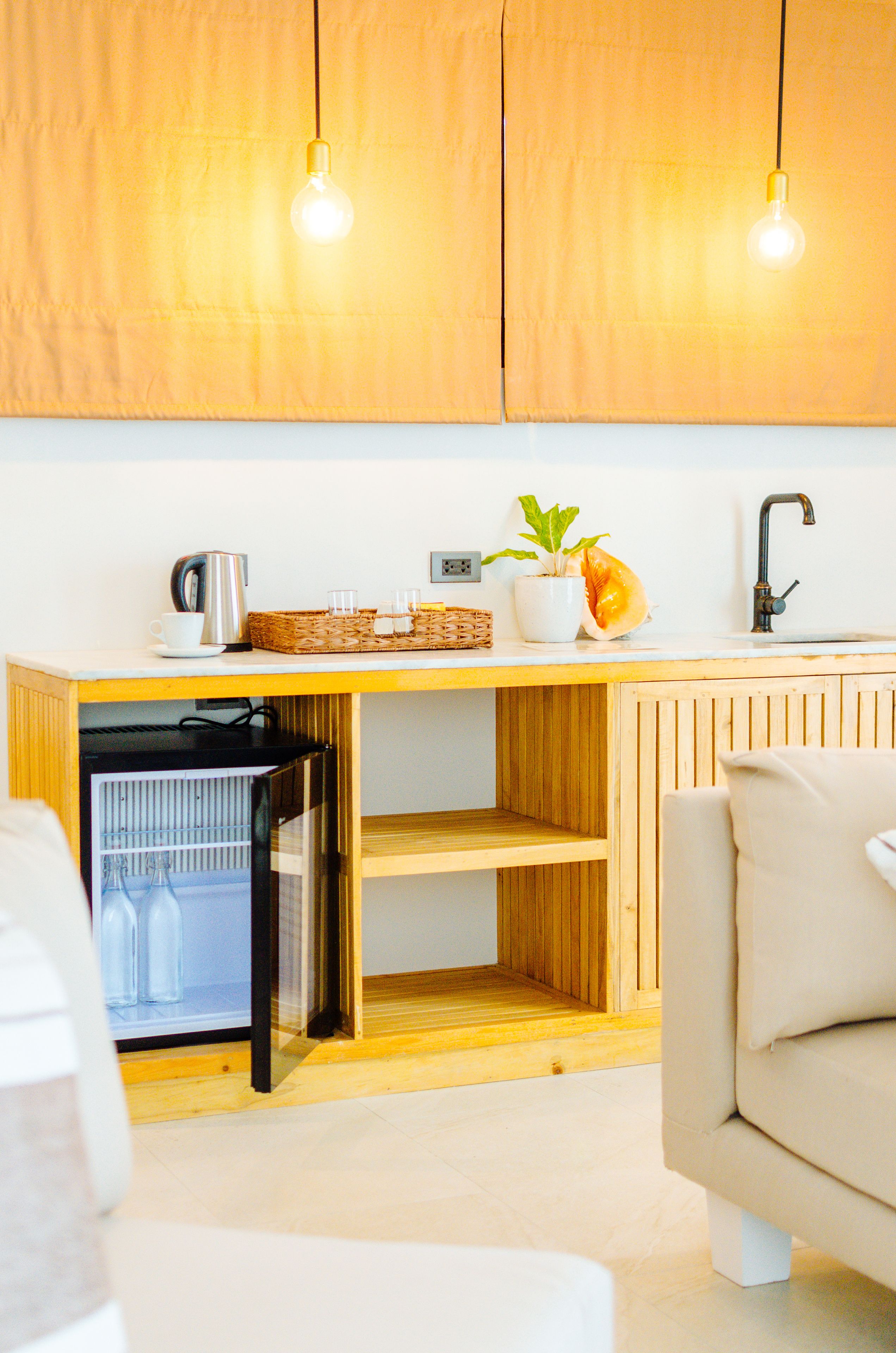 suite room | coffee and/or coffee maker