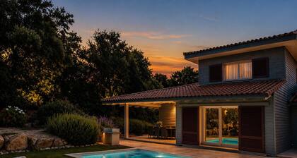 Villa avec piscine dans secteur calme à proximité mer/montagne